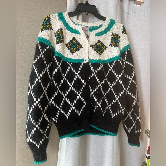 Vintage, diamond patterned sweater - Picture 1 of 8
